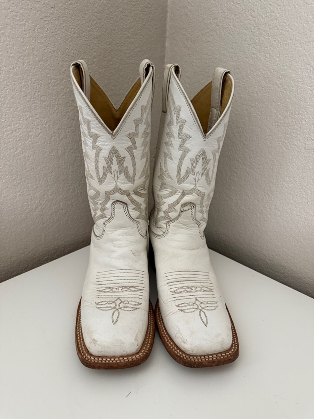 Justin Boots White Embroidered Western Boots